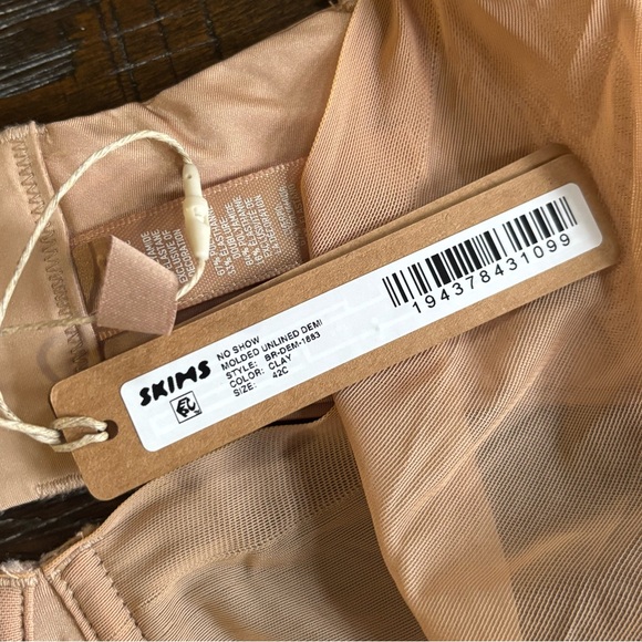 Skims | No Show Unlined Demi Bra Clay - Picture 4 of 4
